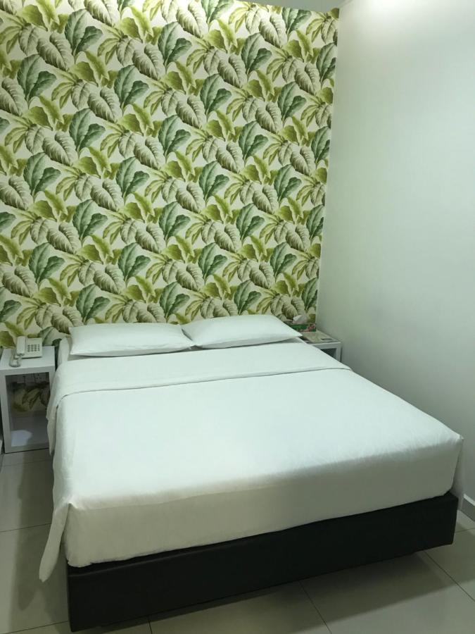 Goody Hotel Johor Bahru Exterior foto